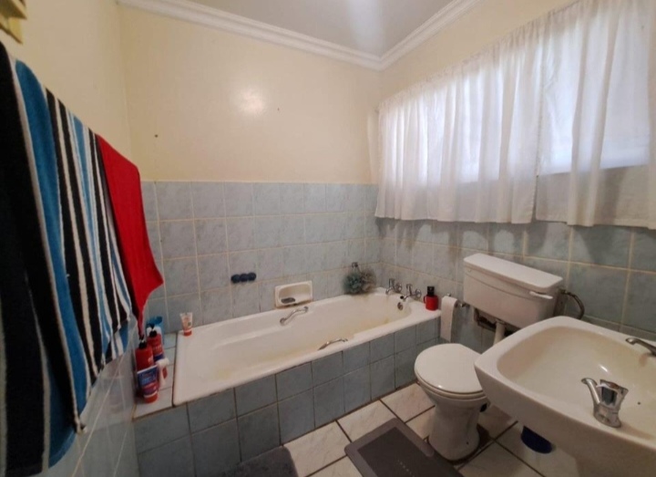 4 Bedroom Property for Sale in Roosheuwel North West